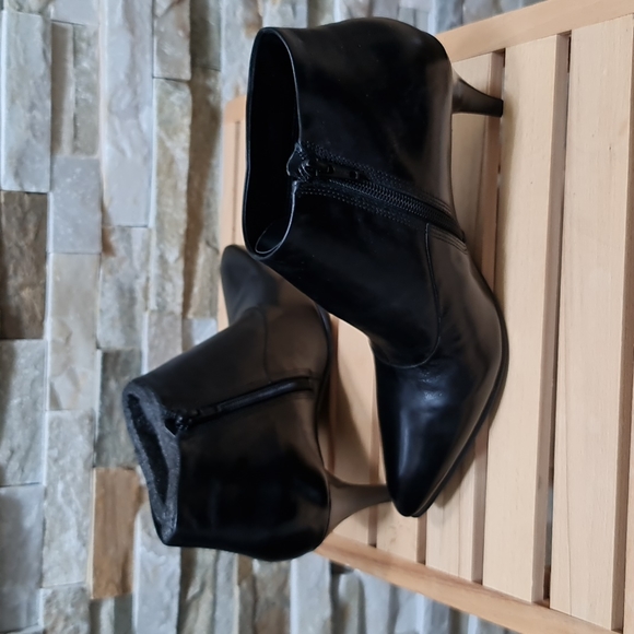 🎁 ECCO Gisborne Women's Ankle Boot - Picture 3 of 7